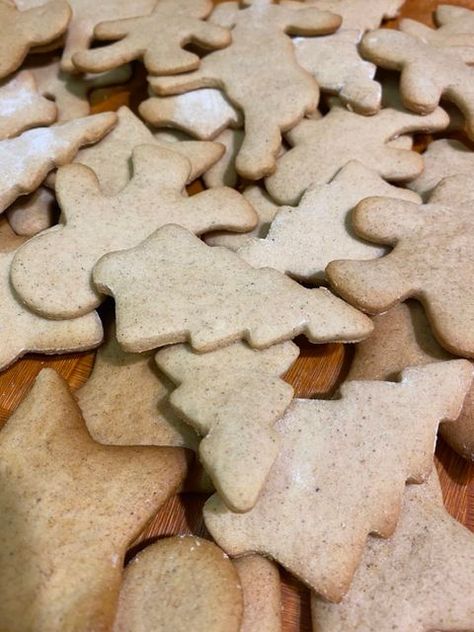 Swedish Gingerbread Cookies, Pepperkaker Cookies, Swedish Gingerbread Cookies Recipe, Pepparkakor Recipe, Swedish Desserts, Swedish Gingerbread, Gingerbread Cookie Recipe, Traditional Christmas Cookies, Ginger Bread Cookies Recipe