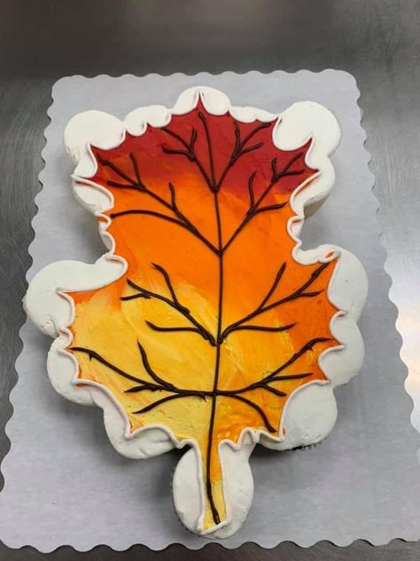 Fall Birthday Cakes, Fall Cupcakes, Thanksgiving Cakes, Shaped Cake, Decorated Cakes, Fall Leaf, Fall Birthday, Cupcake Cake, Leaf Shapes