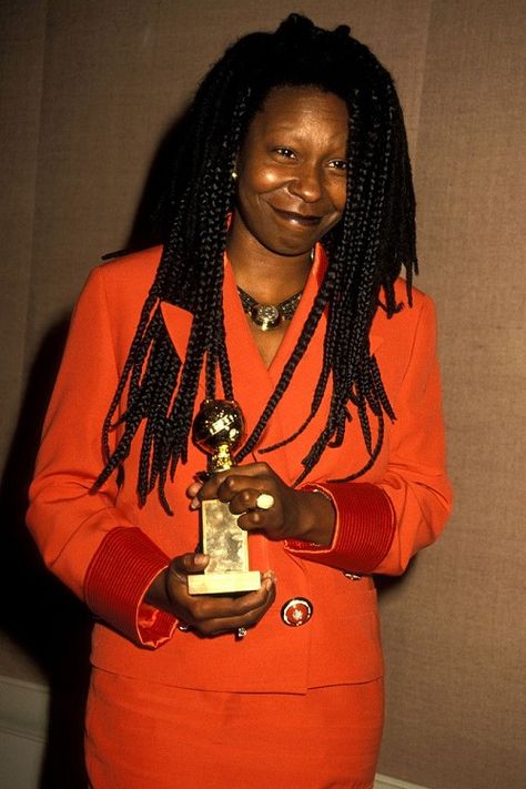 Whoopi Goldberg Whoppie Goldberg, Trash Pictures, Whoopie Goldberg, Sterling K Brown, Loc Inspiration, Leading Women, Golden Globe Winners, Style Evolution, Whoopi Goldberg