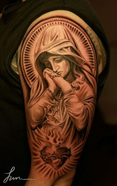 la virgen Juncha Tattoo, Jun Cha Tattoo, Religous Tattoo, Religion Tattoos, Virgin Mary Tattoo, Mary Tattoo, Chicano Tattoos, Religious Tattoo, Muster Tattoos