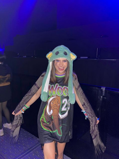 Last Minute Rave Outfit, Dnb Rave Outfit, Modest Rave Outfits Edm, Edm Concert Outfit Winter, Cold Weather Rave Outfits, Chill Rave Outfits, Warm Rave Outfits, Comfy Rave Outfit, Modest Rave Outfits