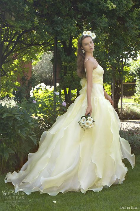 eme di eme #wedding dresses 2013 pale yellow gown #weddingdress #weddinggown Pale Yellow Weddings, Light Yellow Weddings, Yellow Wedding Dress, Organza Bridal, Wedding Dress 2013, Yellow Gown, Pnina Tornai, Amazing Wedding Dress, 2015 Wedding Dresses