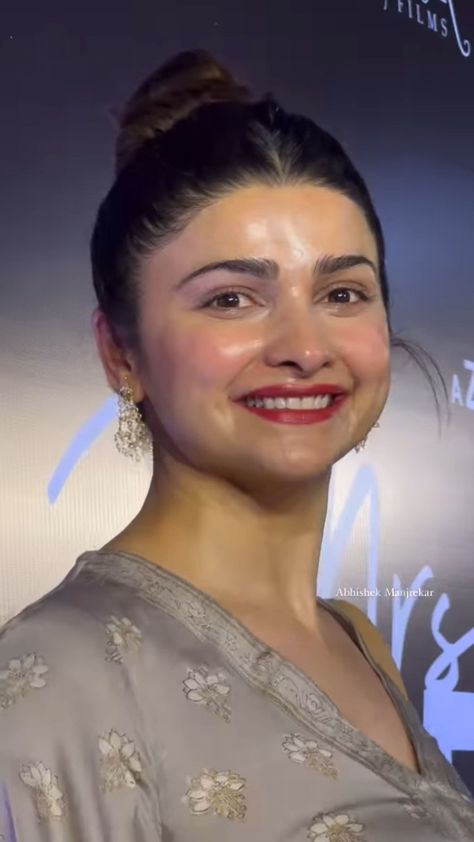 Prachi Desai, Face Images, South Actress, Actress Pics, Beautiful Smile Women, Beautiful Smile, Actresses, Beauty