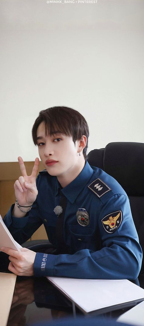 #WALLPAPERKPOP #CHRISTOPHERBANG #STRAYKIDS #SKZ #SKZ_BANGCHAN #SKZCODE #BANGCHAN Chan Straykids Cute, Bangchan Policeman, Skz Police Outfits, Skz Police, Christopher Bangchan, Bangchan Stray Kids, Cop Outfit, Bang Chan Stray Kids, Police Outfit