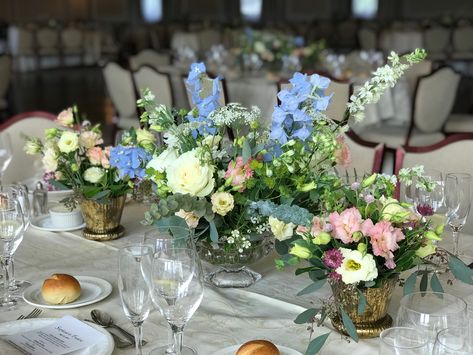 Glass compote at an oval table by Fairview Farm and Flowers. Table Wedding, Oval Table, Wedding Table, Wedding Flowers, Table Decorations, Glass, Flowers, Home Decor, Home Décor