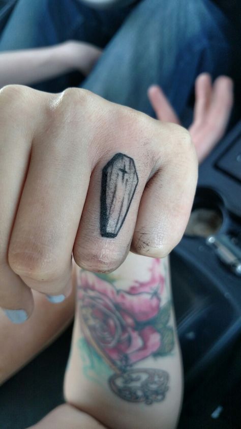 I want this but somewhere else Dark Tattoo Ideas, Marriage Tattoos, Coffin Tattoo, Ring Tattoo, Knuckle Tattoos, Goth Tattoo, Hand And Finger Tattoos, Ring Finger Tattoos, Sick Tattoo