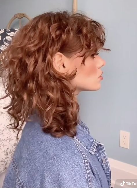 Shaggy Haircuts For Women, Shaggy Curly Hair, Shaggy Bobs, Hush Cut, Shaggy Haircut, Curly Red Hair, Shaggy Hairstyles, Natural Curly Hair Cuts, Shaggy Haircuts