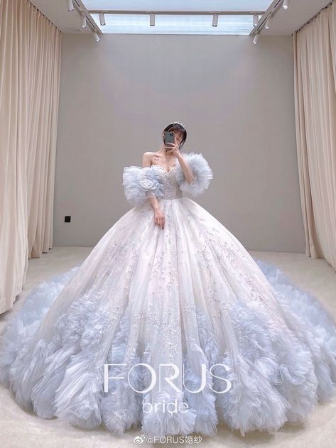 ball gown wedding dress aesthetic Once Upon A Time Prom, Korean Wedding Dress, Florida High School, Booker T Washington, Affordable Outfits, Wedding Dresses Princess Ballgown, Gowns Dresses Elegant, Pretty Quinceanera Dresses, Sparkle Wedding Dress