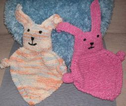 Baby Bunny Blanket Buddy | knittinggalore Bunny Blanket Buddy, Owl Baby Blankets, Newborn Layette, Bunny Blanket, Animal Knitting Patterns, Knitting Patterns Toys, Knitted Animals, Cute Face, Baby Bunny