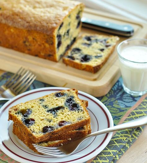 Given the choice of muffins or quick bread, I'll choose the bread every single time Sweet Quick Bread, Blueberry Loaf, Blueberry Oat, Muffin Mix, Quick Bread Recipes, Muffin Recipe, Incredible Recipes, Bread Muffins, Sweet Bread