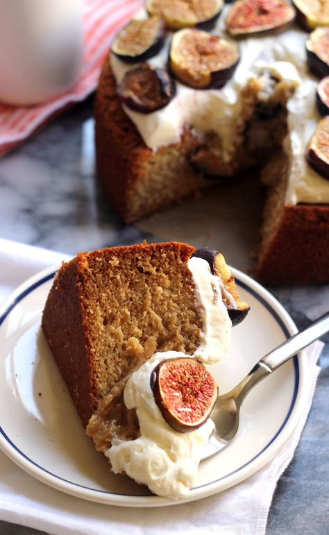 Almond Biscuits, Roasted Figs, A Slice Of Cake, Mascarpone Frosting, Slice Of Cake, Honey Cake, Fresh Figs, Cupcake Cake, Tea Recipes