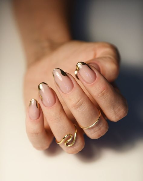 Brown Nails Fall, Nail Ideas Autumn, Gold French Tip, Penny Pincher Fashion, New Nail Trends, Fall Nail Ideas, Brown Nails Design, Simple Fall Nails, Golden Nails