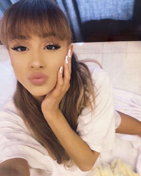 Ariana Grande Bangs, Nickelodeon Victorious, Ariana Grande Selfie, Ariana Grande Dangerous Woman, Sam & Cat, Ariana Grande Fans, Ariana Grande Cute, Ariana Grande Photoshoot, Ariana Grande Photos