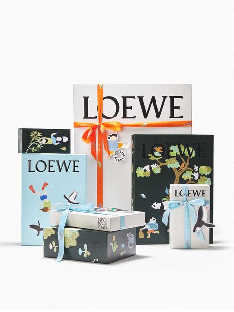 Men Designer t-shirts | Luxury Long Sleeve t-shirts | Loewe - LOEWE Luxury Gifts For Men, Order Confirmation Email, Puzzle Bag, Candle Wrap, Christmas Photoshoot, Packing Design, Holiday Packaging, Geometric Lines, Packaging Design Inspiration