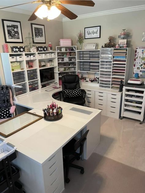 Craft Room Shelving Ideas, Home Office And Craft Room Combo, Room Decor Ideas Craft, Office And Craft Room Combined, Craft Room Decorating Ideas, Farm Store Ideas, Small Workout Room Ideas, Small Gym Room Ideas, She Shed Craft Room Ideas