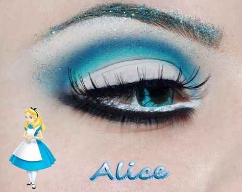 Alice in Wonderland Disney Princess Eyes, Carnaval Make-up, Disney Eye Makeup, Disney Inspired Makeup, Alice In Wonderland Makeup, Disney Princess Makeup, Disney Eyes, Wonderland Makeup, Fantasy Make-up