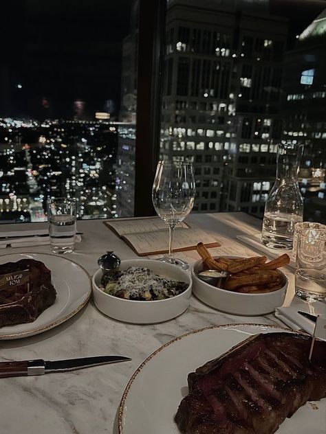 Dinner Date Aesthetic, Kylie Birthday, Date Night Dinners, Dinner Restaurants, Gourmet Dinner, Steak Dinner, Fancy Restaurant, Fancy Dinner, Date Dinner