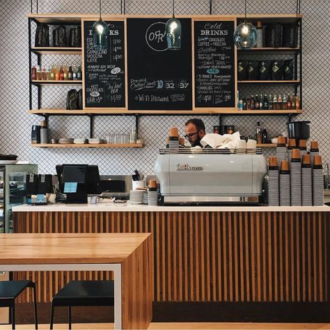 Coffee Shop Rustic, Vintage Interior Cafe, Cafe Bar Design, Cafe Counter, Bakery Design Interior, Coffee Bar Design, Coffee Shop Interior Design, Decoration Restaurant, Coffee Shop Bar