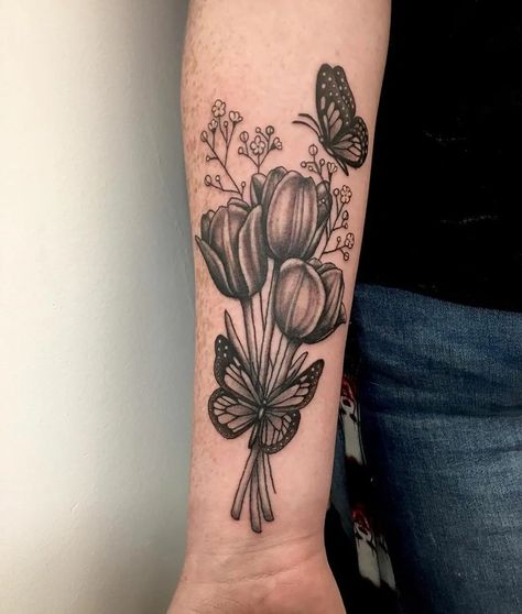 101 Amazing Tulip Tattoo Designs You Need To See! - Outsons Brown Pixie Hair, Tulip Tattoo, Flower Tattoo Meanings, Getting A Tattoo, Back Of Shoulder Tattoo, Painting Tattoo, Subtle Tattoos, Family Tattoos, Tattoo You