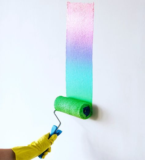 Diy Tie Dye Wall Paint, Glitter In Wall Paint, Neon Painted Walls, Tie Dye Wall Paint, Iridescent Wall Paint, Colorful Painted Walls, Multi Color Wall Paint Ideas, Colorful Wall Ideas, Metallic Painted Walls