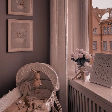 Bassinet Aesthetic, Baby Aesthetic, Family Aesthetic, Vintage Family, Baby Room Inspiration, Colleen Hoover, Baby Crib, Night Aesthetic, Baby Decor