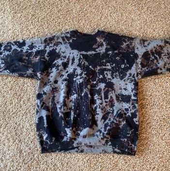 DIY Bleach Tie-Dye Sweatshirt - Raising Teens Today Bleaching Black Sweatshirt Diy, Bleach Dye Diy, Bleach Splatter Shirt Diy, Bleach Black Shirt Diy, Bleach Sweatshirt Diy, Diy Sweatshirt Ideas, Bleach Dye Sweatshirt, Bleach Spray Shirt, Tie Dye With Bleach