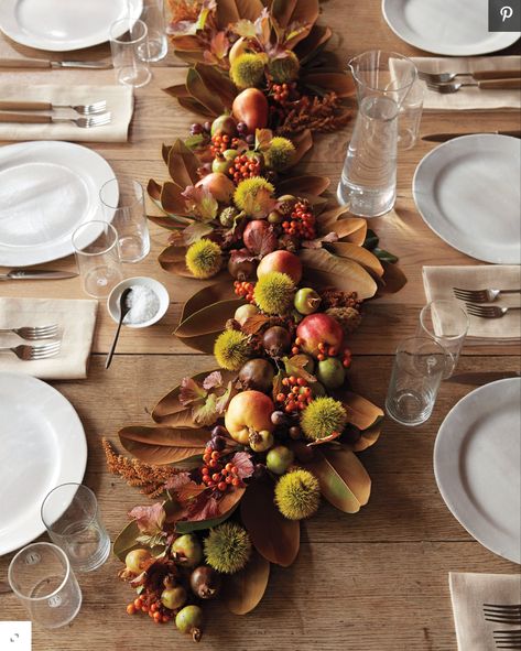 Fall Garland, Dining Table Centerpiece, Magnolia Leaves, Thanksgiving Centerpieces, Fabulous Fall, Harvest Season, Diy Centerpieces, Deco Floral, Fall Centerpiece