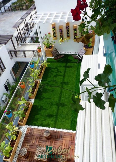 #artificialgrass #balconyartificialgrass #artificialgrassforbalcony Klein Balkon Decor, Garden Installation, Terrace Garden Ideas, Roof Garden Design, Apartment Balcony Garden, Balkon Decor, Balcony Ideas Indian, Bamboo Trellis, Small Balcony Garden