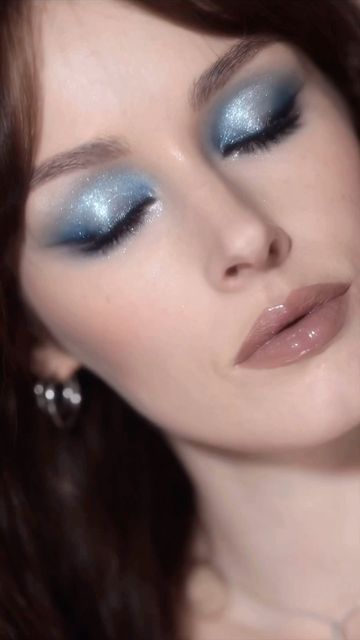 Simple Blue And Silver Makeup, Blue Mermaid Eye Makeup, Blue Eyeshadow Wedding Makeup, Light Blue Make Up Looks, Fun Party Makeup, Icy Blue Eye Makeup, Baby Blue Prom Makeup, Prom Makeup For Light Blue Dress, Dusty Blue Makeup Look