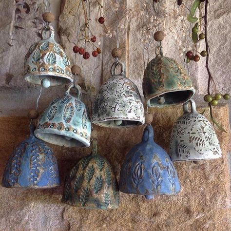 Ceramic Bell, Pottery Handbuilding, Keramik Design, Garden Pottery, Slab Pottery, Hand Built Pottery, Diy Pottery, Pottery Classes, Ceramics Pottery Art