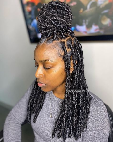 20+ Faux Locs Styles For 2021 - The Glossychic Dread Crochet Braids Faux Locs, Faux Locs Hairstyles For Black Women, Medium Length Faux Locs Black Women, Mid Length Faux Locs, Shoulder Length Faux Locs Black Women, Medium Faux Locs Black Women, Faux Locs Hairstyles For Women Short, Faux Locs Styles Short, Crochet Locks Hair Faux Locs