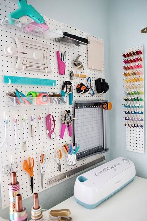 diy ideas, pegboard ideas, craft room ideas, do it yourself Peg Boards, Dream Craft Room, Craft Room Design, Sewing Room Organization, Scrapbook Room, Diy Craft Room, Office Crafts, Hobby Room, Craft Room Storage