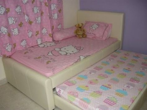 Hello Kitty House, Nostalgic Pictures, Charmmy Kitty, Dreamcore Weirdcore, Ideas Hogar, Weird Dreams, Dreamy Room, Kawaii Room, Creepy Cute