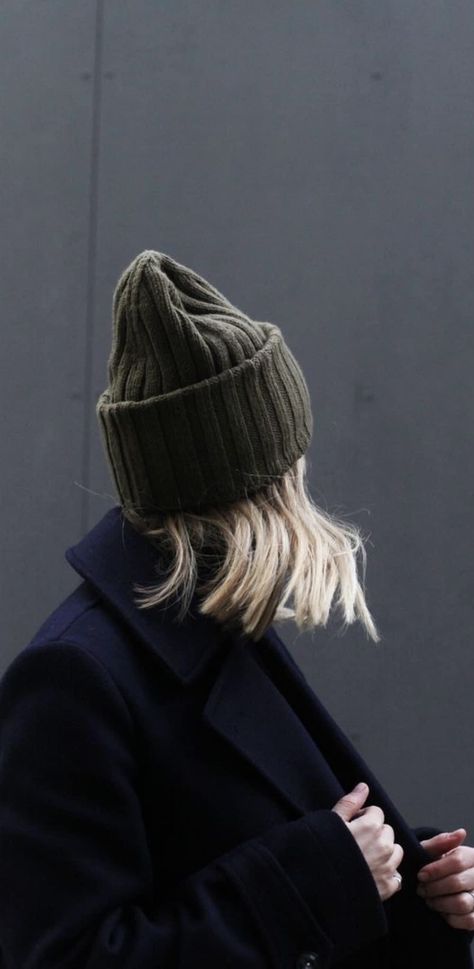 Minimal Sweater, Wooly Hats, Style Crush, Warm Outfits, Knitting Accessories, Fashion Photoshoot, Knitting Inspiration, Heavy Fabric, My Husband