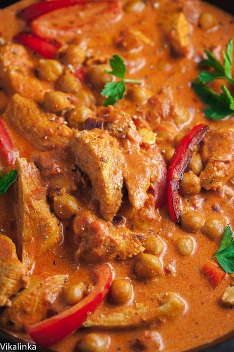 Chickpeas Meals, Chickpea Paprikash, Chicken Paprikash Recipe, Vikalinka Recipes, Chicken Breast Curry, Paprikash Recipe, Recipes By Ingredients, Meals Chicken, Chicken Chickpea