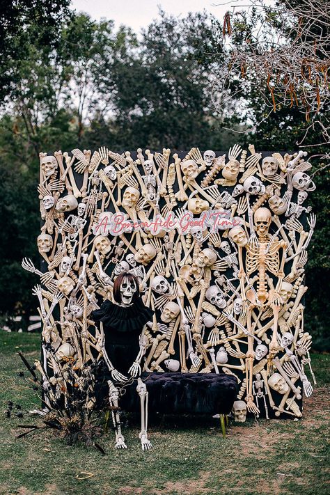 Spooky skeleton themed backyard Halloween party | Party + Entertaining Ideas | 100 Layer Cake Spooky Party Ideas For Adults, Halloween Surprise Party, Fall Backyard Aesthetic, Halloween Party Display, Halloween Park Decorations, Outdoor Halloween Birthday Party, Halloween Decorations For Birthday Party, Halloween Garage Decorations Party, Halloween Themed Parties For Adults