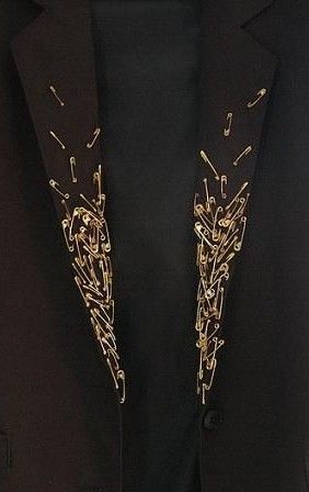 2023 Punk Fashion, Regal Suit, Punk Embroidery Ideas, Safety Pin Fashion, Safety Pins Fashion, Safety Pins, Upcycled Fashion, Embroidery Fashion, Mode Inspo