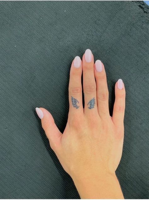 Wörter Tattoos, Dragons Tattoo, Makeup Nails Designs, Inspiration Tattoos, Tiny Tattoo, Dainty Tattoos, Dream Tattoos, Little Tattoos, Simplistic Tattoos