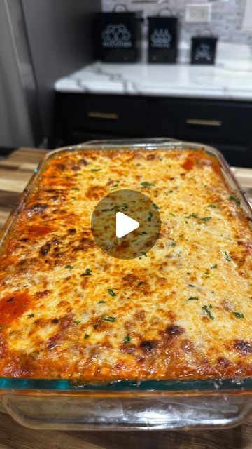 Darren Cooper | Home Chef on Instagram: "This lasagna won’t last long at your house!   Easy and delicious let me show you how I make mine.   #pasta #lasagna #easyrecipe #foodie #italianfood #cheeselovers #pastalover #whatsfordinner #dinnerideas" Baked Lasagna Recipe, Lasagna Recipe Slow Cooker, Beef Lasagna Recipe, Pasta Lasagna, Turkey Lasagna, Best Lasagna Recipe, Viral Recipes, Lasagna Casserole, Great Chicken Recipes