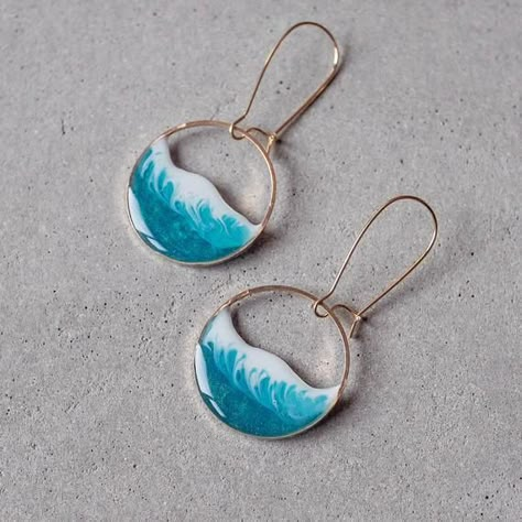 #jewelry #earrings #womenfashion #womenclothing #gold #beautiful #ocean #crystal #aquamarine #style #fashionjewelry #girl #simple #giftforher Flower Resin Jewelry, Ocean Resin, Dangle Earrings Gold, Resin Jewelry Diy, Resin Jewelry Making, Jewelry Beach, Ocean Jewelry, Epoxy Resin Crafts, Diy Resin Art