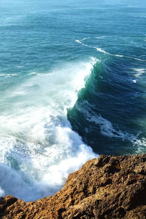 Nazare Portugal Waves, Nazare Waves, Gel Nails Spring, Portugal Surf, Nazare Portugal, Huge Waves, Nails Spring, Surfing Waves, Portugal Travel