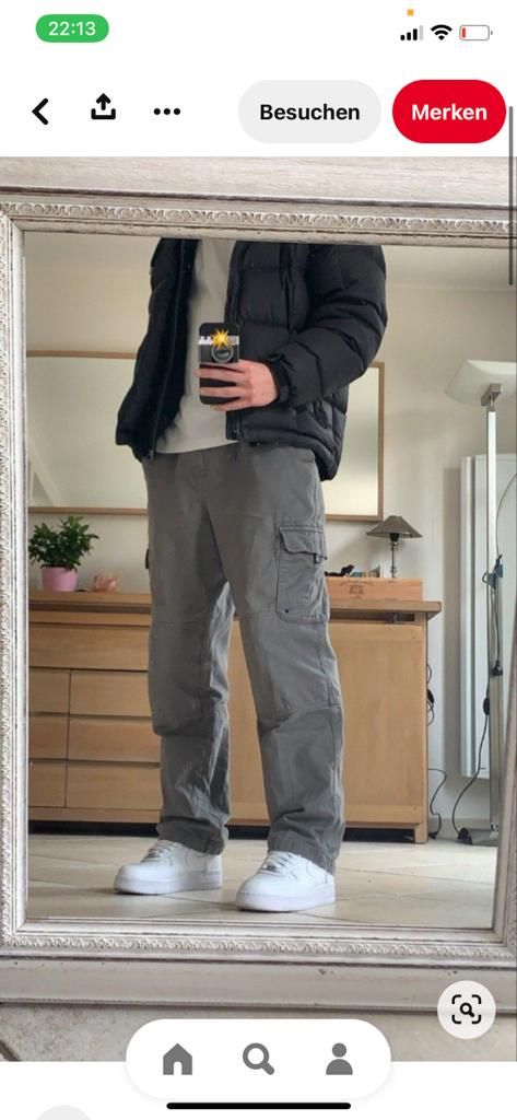 Guys Outfits Cargo Pants, Outfit With Light Grey Pants, Gray Cargos Men Outfit, Men Gray Sweatpants Outfit, Black And Grey Fits Men, Guys Cargos Outfits, Cargo Pants And Crewneck Outfit Men, Cargo Sweatpants Outfit Men, Mens Grey Cargo Pants Outfit