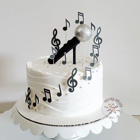 Cake With Music Theme, Birthday Cakes Music Theme, Piano Cakes Ideas, Music Cake Design, Music Theme Cake Ideas, Music Cake For Men, Singer Cake Ideas, Music Cakes Birthday, Microphone Cake Ideas