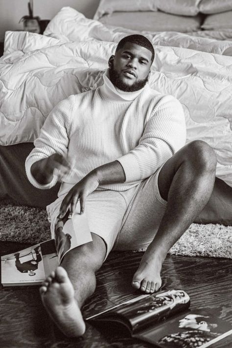 Chubby Black Man, Plus Size Black Men, Plus Size Male Model, Vogue Business, Mens Plus Size Fashion, Plus Size Male, Chubby Men, Autumn Winter 2022, Male Models Poses