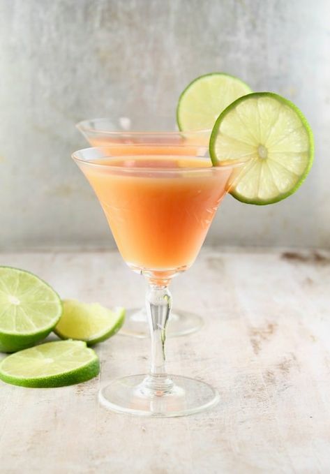 Sunset Cocktail Recipe, Spiced Rum Drinks, Rum And Orange Juice, Spiced Rum Cocktails, Ginger Mojito, Orange Juice Cocktails, Rum Drinks Recipes, Sunset Cocktail, Vanilla Rum