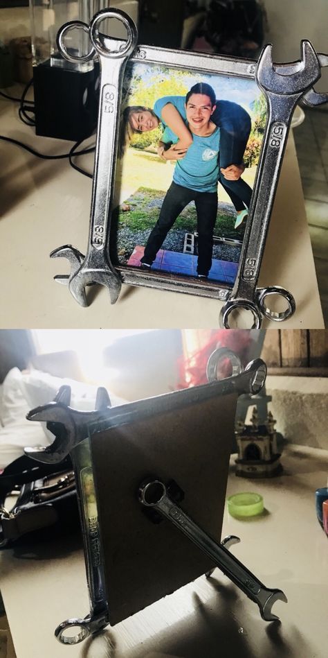 Mechanic picture frame  #Mechanic #boyfriend #gift #diy #mechanicboyfriend #love #unique #present #diygift #manlygiftdiy Boyfriend Gift Diy, Mechanic Boyfriend Gifts, Mechanic Boyfriend, Diy Crafts For Boyfriend, Mechanic Gifts, Boyfriend Crafts, Bf Gifts, Diy Gifts For Him, Diy Father's Day Gifts