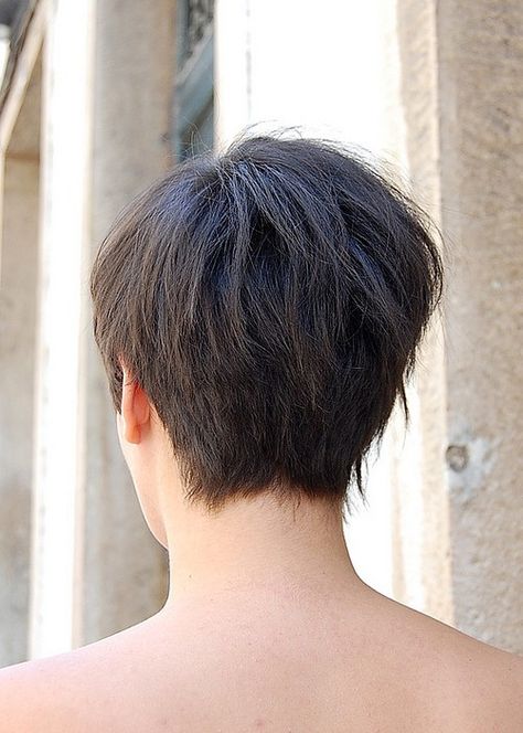 Like the inverted bottom hairline... Back Of Bob Haircut, Wedge Hairstyles, Asymmetrical Haircut, New Short Haircuts, Stacked Bob Haircut, Layered Bob Hairstyles, Short Bob Haircuts, Short Pixie Haircuts, Back View