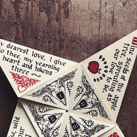 Victorian Letter Folding, Medieval Love, Puzzle Purse, Valentines Puzzles, Cootie Catcher, Letter Folding, Diy Anniversary Gift, Poison Apple, Love Magic