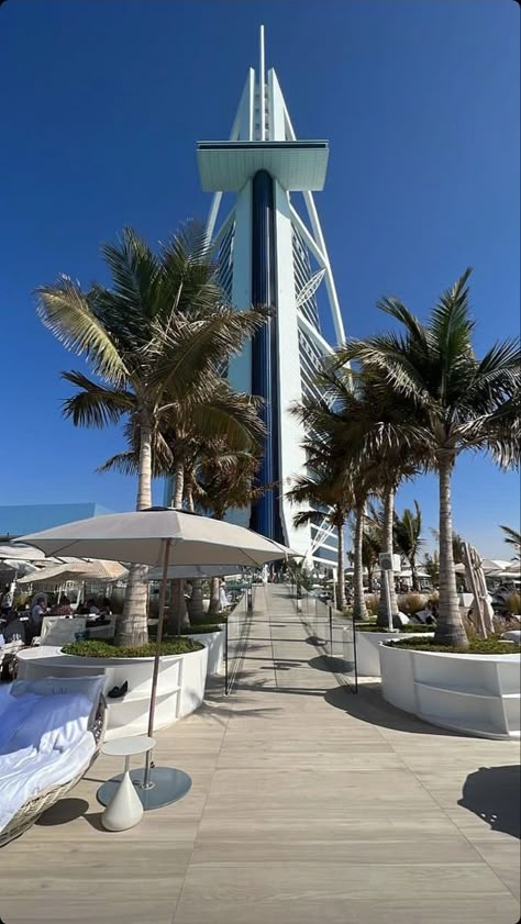 The Burj Al Arab, Burj Al Arab Aesthetic, Dubai Burj Al Arab, Life Luxury Lifestyle, Abu Dubai, Dubai Summer, Billionaire Life, Dubai Vacation, Dubai Aesthetic