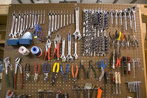 Garage Organization (ours will never look like this) Pegboard Workshop, Pegboard Organization Garage, Officine In Garage, Tool Pegboard, Pegboard Garage, Garage Organisation, Pegboard Organization, Garage Tool Organization, Tool Room